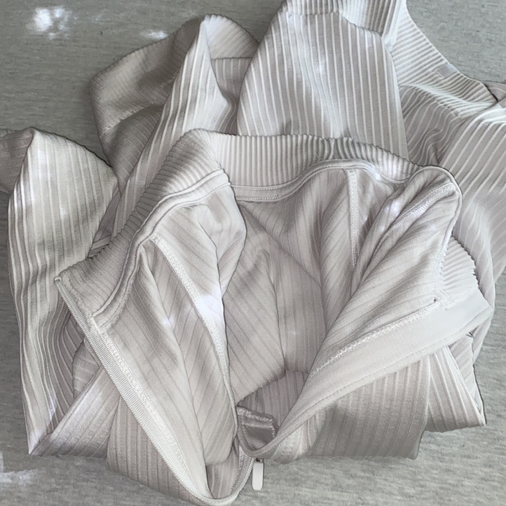 Lululemon Rest Less Cropped Half Zip - Picture 7 of 12